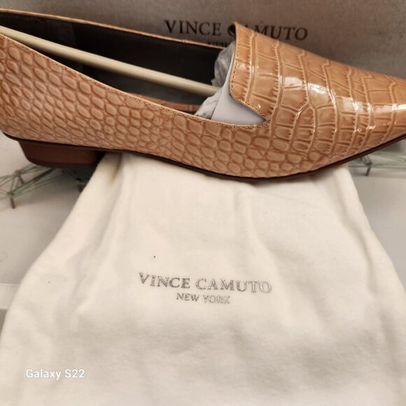 Vince Camuto "Kikie" cream puff patent Croco loafers. NIB. Size 8.5 - Picture 2 of 12